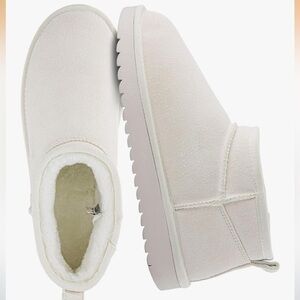 Cushionaire Off-White Suede Ankle Boot